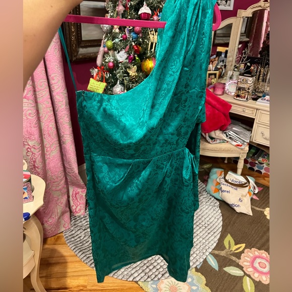 Emerald Green Dress | Cape Detailing | Green Mini Dress | Green Cocktail Dress - Picture 11 of 12